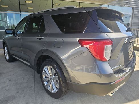 Used 2022 Ford Explorer Limited w/ Equipment Group 301A image 3