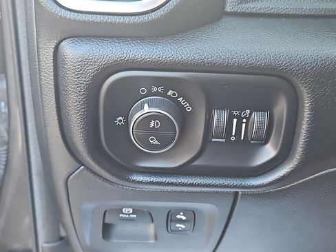 Used 2022 RAM 1500 Laramie AWD/4WD image 24