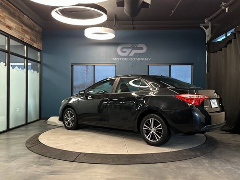 Used 2017 Toyota Corolla LE image 5