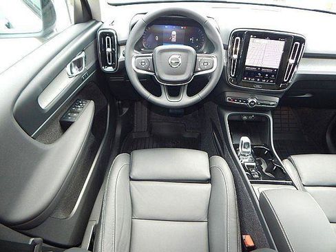New 2026 Volvo XC40 B5 Plus w/ Protection Package Premier AWD/4WD image 5