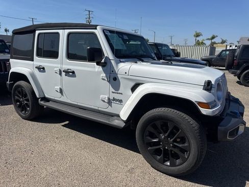 Used 2023 Jeep Wrangler Unlimited Sahara w/ Cold Weather Group AWD/4WD image 4