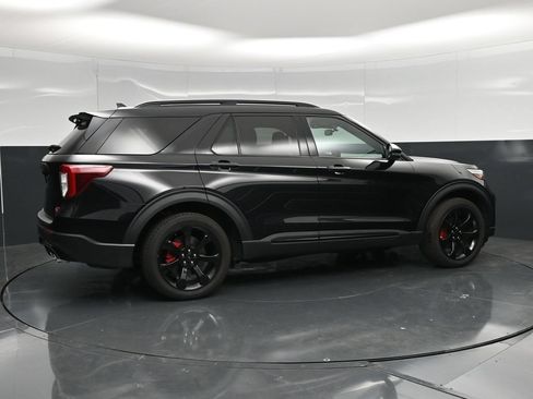 Used 2023 Ford Explorer ST w/ Equipment Group 401A AWD/4WD image 2