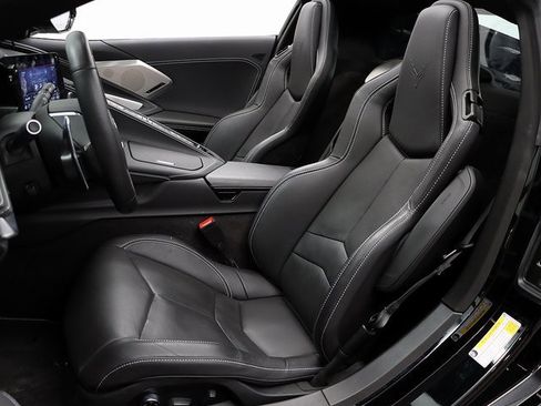 Used 2023 Chevrolet Corvette Stingray w/ Z51 Performance Package image 11