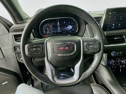Used 2023 GMC Yukon SLT AWD/4WD image 11