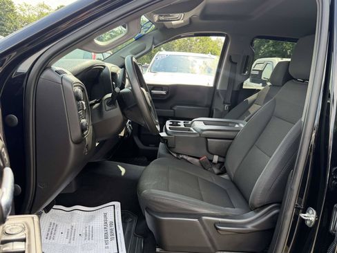Used 2020 Chevrolet Silverado 1500 Custom w/ Custom Value Package AWD/4WD image 9