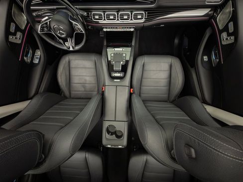 Used 2024 Mercedes-Benz GLS 450 4MATIC image 12