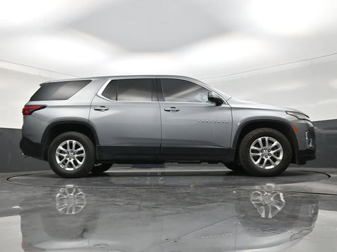 Used 2023 Chevrolet Traverse LS FWD image 25