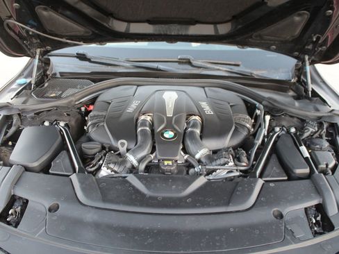 Used 2018 BMW 750i image 16