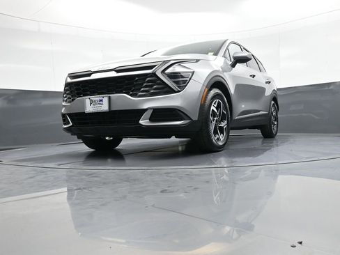 Certified 2025 Kia Sportage LX FWD image 24