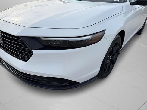 Used 2025 Honda Accord SE image 32