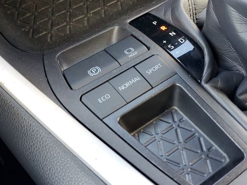 Used 2024 Toyota RAV4 LE image 22