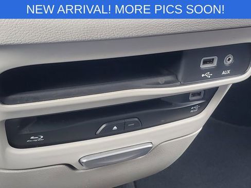 Used 2017 Chrysler Pacifica Touring-L Plus w/ Advanced Safetytec Group image 20