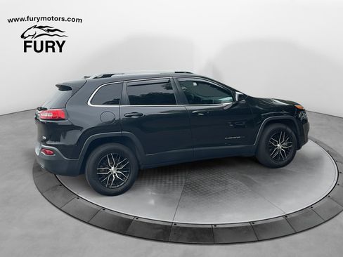 Used 2015 Jeep Cherokee Latitude w/ Cold Weather Group AWD/4WD image 3