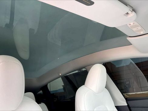 Used 2023 Tesla Model Y Performance AWD/4WD image 30