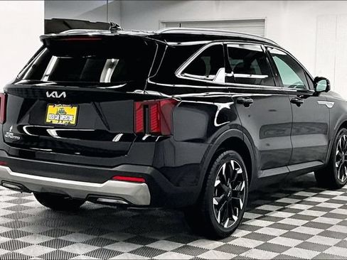 Used 2025 Kia Sorento SX FWD image 13