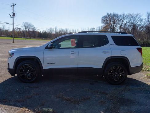 Used 2023 GMC Acadia SLT w/ Elevation Edition image 9