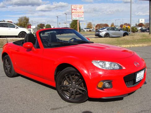 Used 2015 MAZDA MX-5 Miata Sport image 7