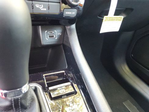 New 2026 Jeep Compass Latitude AWD/4WD image 25