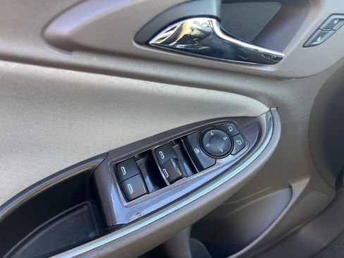 Used 2016 Chevrolet Malibu Hybrid image 20