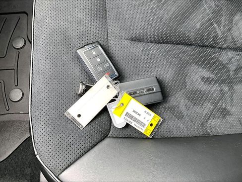 Used 2024 Jeep Grand Cherokee L Altitude image 33