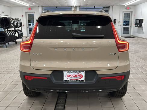 New 2026 Volvo XC40 B5 Ultra w/ Protection Package Premier image 6