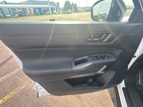 Used 2026 Nissan Pathfinder Rock Creek AWD/4WD image 12