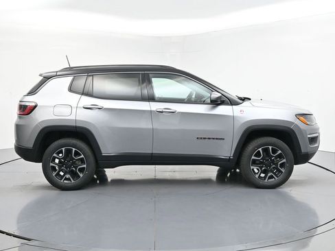 Used 2019 Jeep Compass Trailhawk AWD/4WD image 4