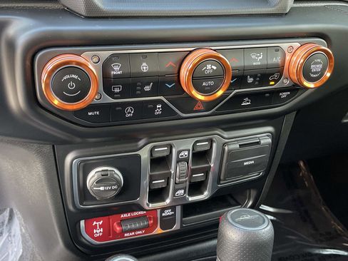 Used 2022 Jeep Gladiator Mojave w/ LED Lighting Group image 16