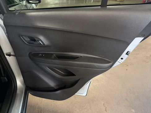 Used 2019 Chevrolet Trax LT w/ Driver Confidence Package FWD image 20