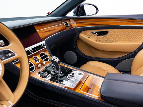 Used 2021 Bentley Continental GT AWD/4WD image 33