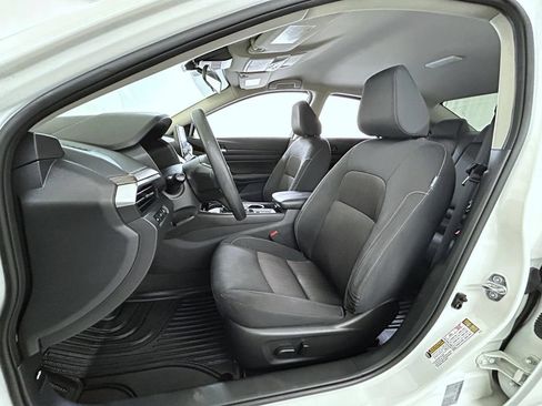 Used 2024 Nissan Altima 2.5 SV AWD/4WD image 11