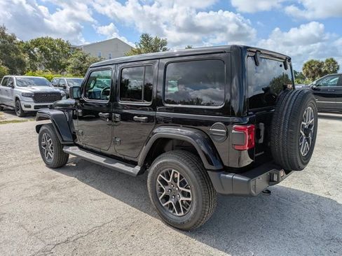 New 2026 Jeep Wrangler Unlimited Sahara AWD/4WD image 5