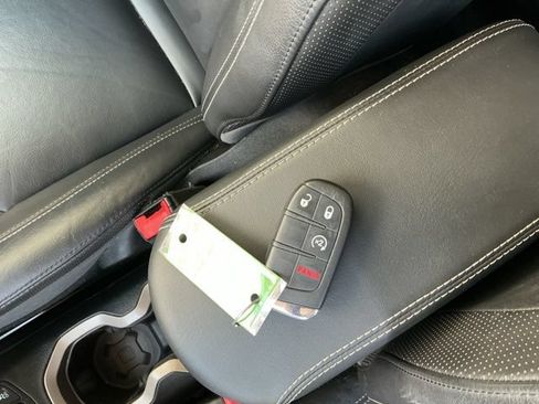Used 2016 Jeep Renegade Limited AWD/4WD image 26