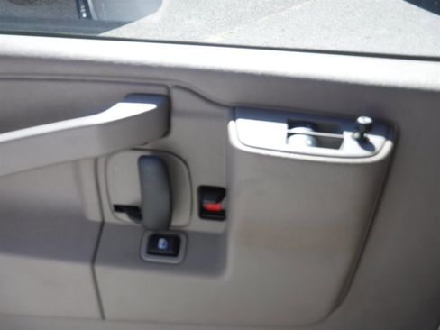 Used 2022 Chevrolet Express 2500 G2500 image 15