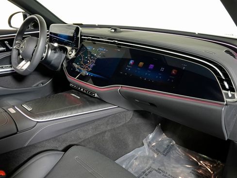 Certified 2025 Mercedes-Benz E 53 AMG e 4MATIC Sedan image 32