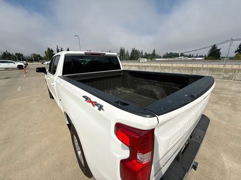 Used 2020 Chevrolet Silverado 1500 LT w/ Trailering Package AWD/4WD image 9