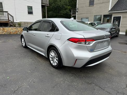 Used 2022 Toyota Corolla LE w/ LE Convenience Package FWD image 5