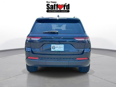 Used 2024 Jeep Grand Cherokee Limited w/ Black Appearance Package AWD/4WD image 6