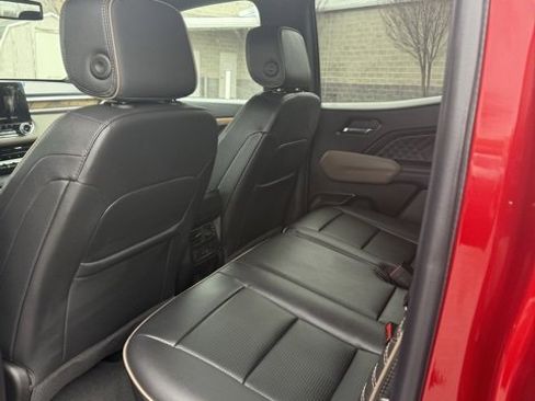Used 2025 GMC Canyon Denali image 33