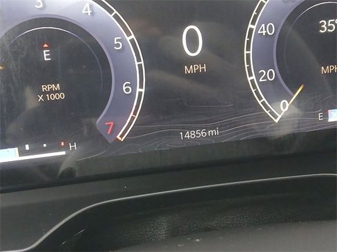 Used 2025 Jeep Grand Cherokee L Limited w/ Black Appearance Package image 15