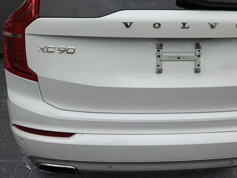 Used 2020 Volvo XC90 T6 Momentum w/ Protection Package AWD/4WD image 39