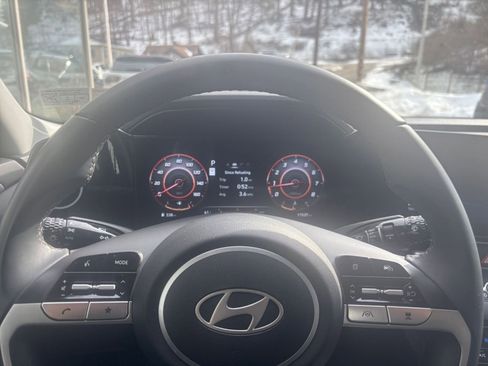 Used 2025 Hyundai Elantra SEL image 29