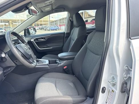 Used 2025 Toyota RAV4 XLE FWD image 26