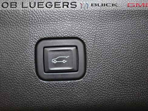 Used 2023 Buick Enclave Avenir w/ Avenir Technology Package image 25