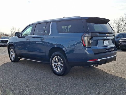 Used 2025 Chevrolet Suburban Premier image 7