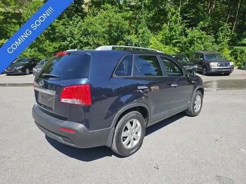 Used 2013 Kia Sorento LX w/ Convenience Pkg AWD/4WD image 3