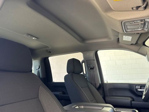 Used 2025 Chevrolet Silverado 2500 Custom w/ Custom Value Package AWD/4WD image 15