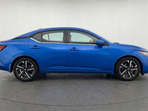 Used 2025 Nissan Sentra SV FWD image 11