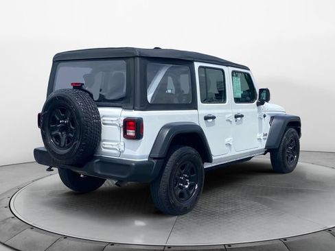 Used 2018 Jeep Wrangler Unlimited Sport AWD/4WD image 5