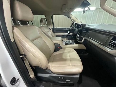 Used 2023 Ford Expedition Max XLT AWD/4WD image 14